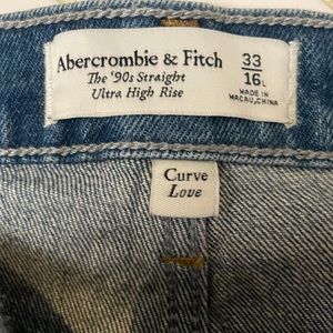Abercrombie Curve Love Ultra High Rise 90s Straight Jean
